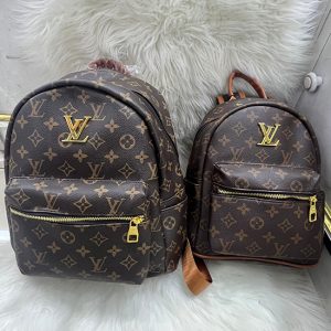 LOUIS VUITTON -BACKPACK